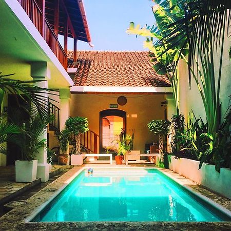 Hotel Azul León Buitenkant foto