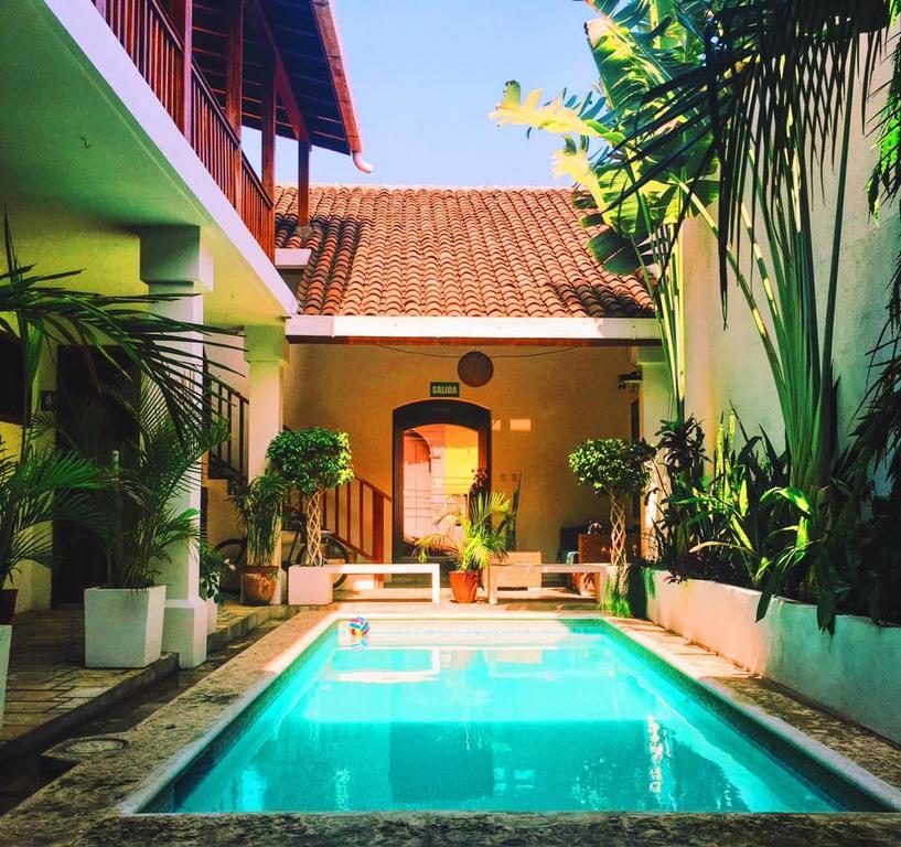 Hotel Azul León Buitenkant foto